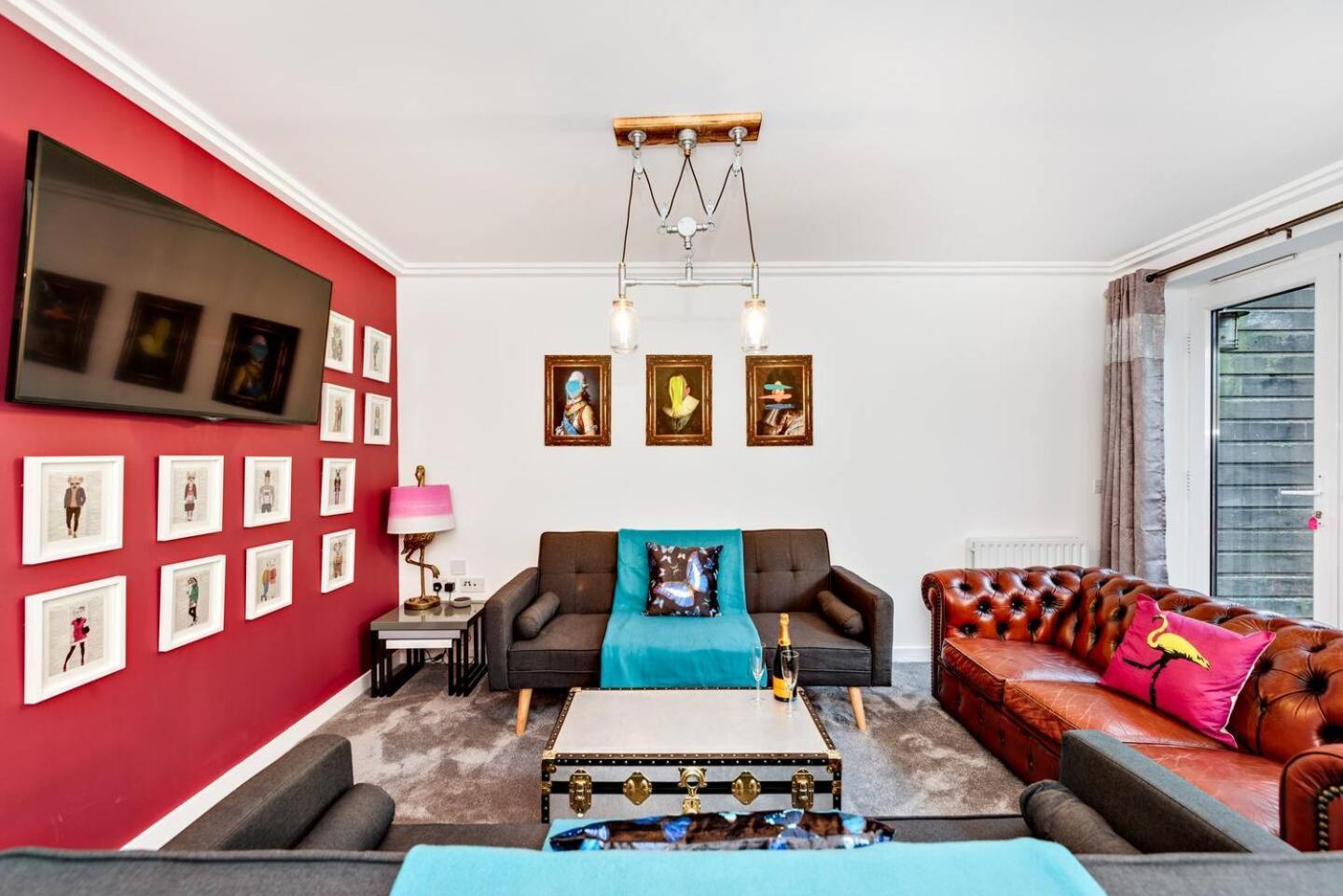 Big Boutique Champagne Bar & Roof Terrace! *
