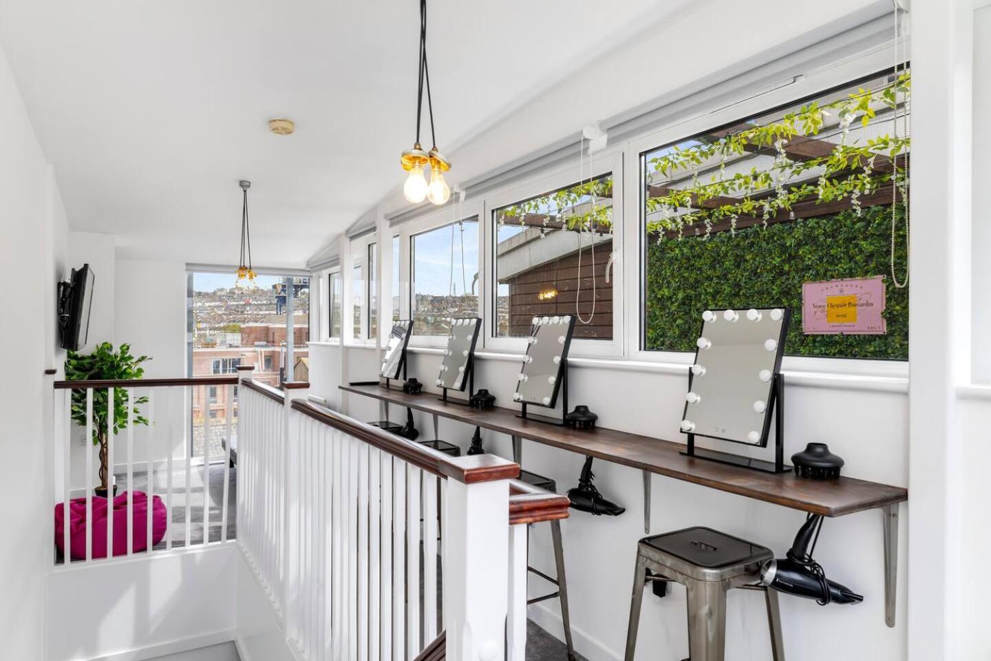 Big Boutique Champagne Bar & Roof Terrace! Holiday home