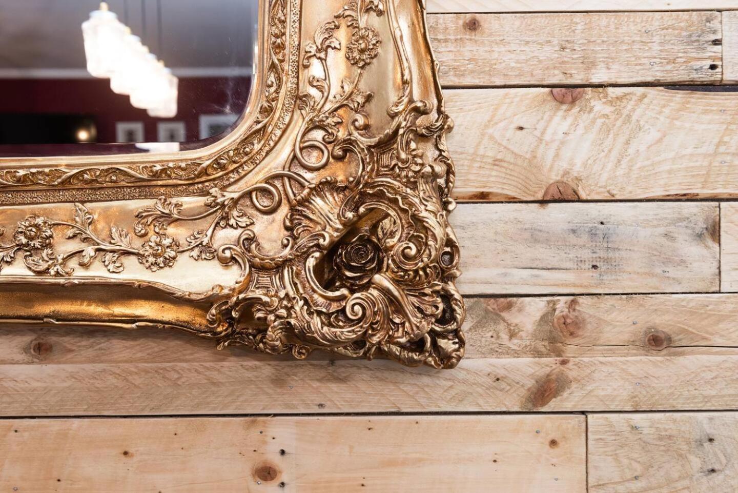 Big Boutique Champagne Bar & Roof Terrace! Holiday home Brighton