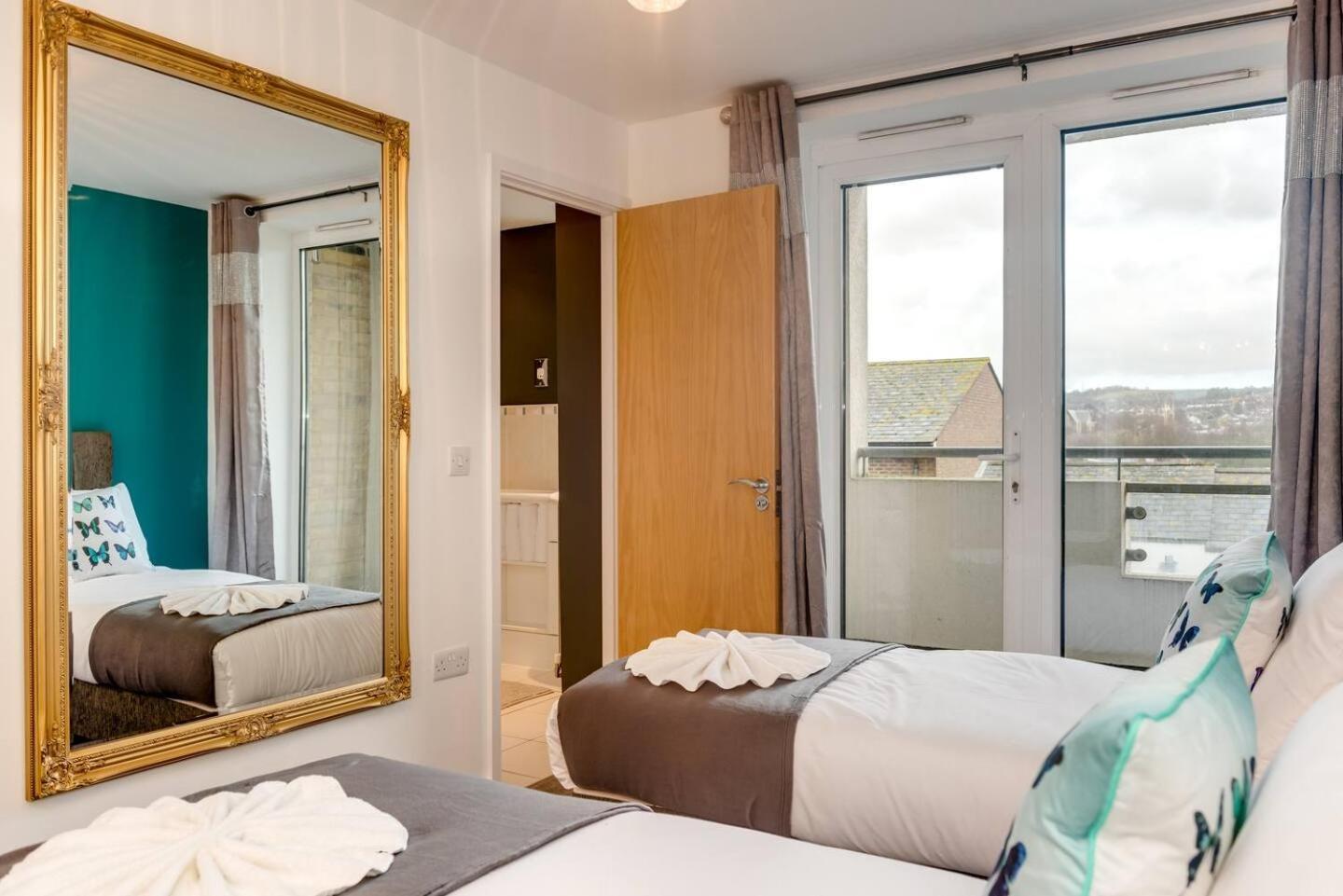 Big Boutique Champagne Bar & Roof Terrace! Holiday home *
